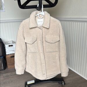 American Eagle Outfitters Cream Sherpa Jacket